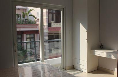 Serviced apartment for rent on Dao Duy Anh street Phu Nhuan District .