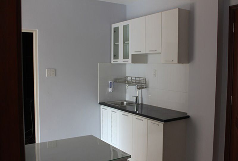 Serviced apartment for rent on Dao Duy Anh street Phu Nhuan District .