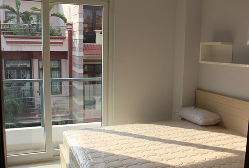 Serviced apartment for rent on Dao Duy Anh street Phu Nhuan District .