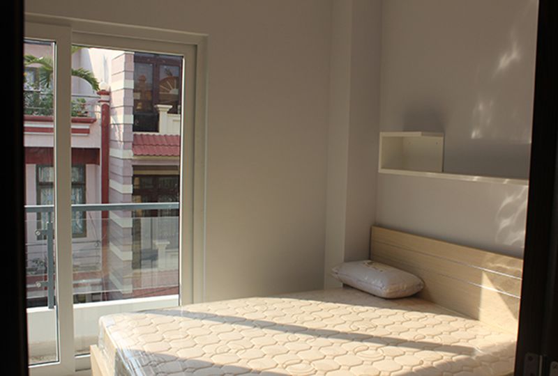 Serviced apartment for rent on Dao Duy Anh street Phu Nhuan District .