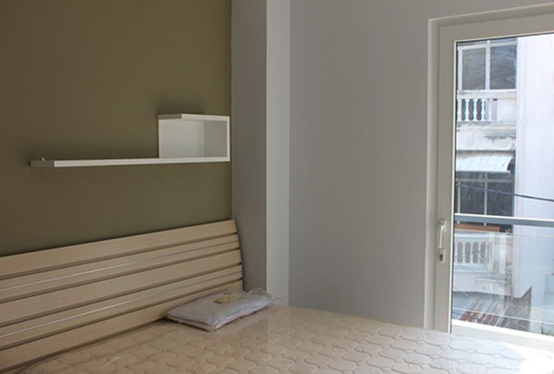 Serviced apartment for rent on Dao Duy Anh street Phu Nhuan District .