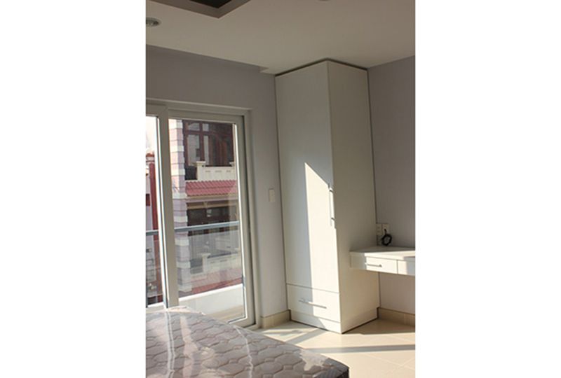 Serviced apartment for rent on Dao Duy Anh street Phu Nhuan District .