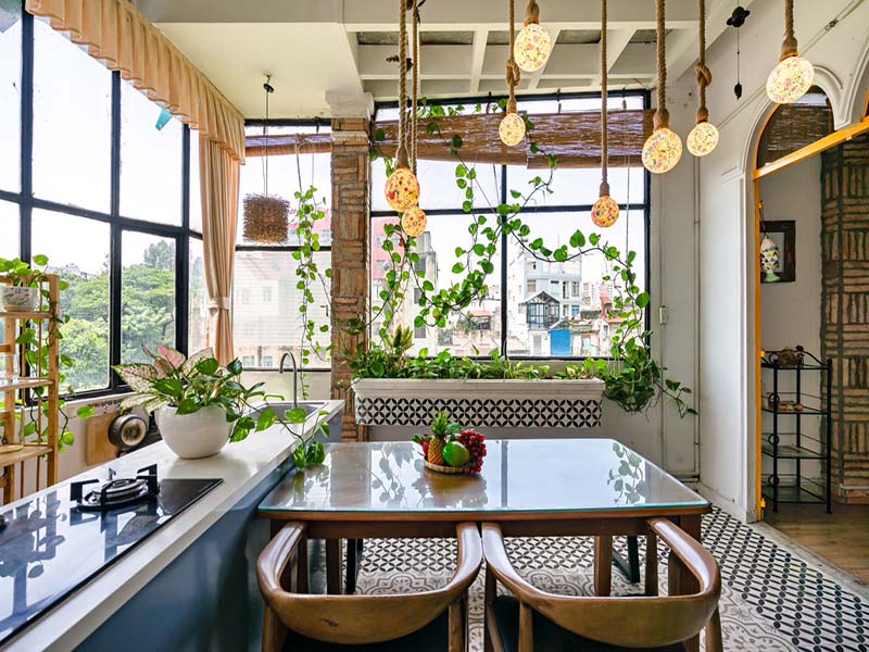 Cozy penthouse serviced apartment for lease in District 3 Saigon