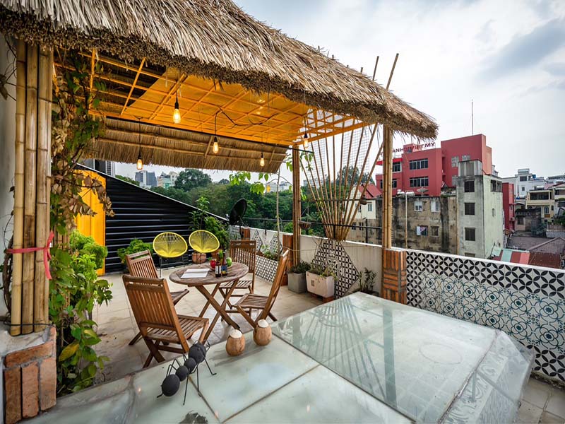 Cozy penthouse serviced apartment for lease in District 3 Saigon