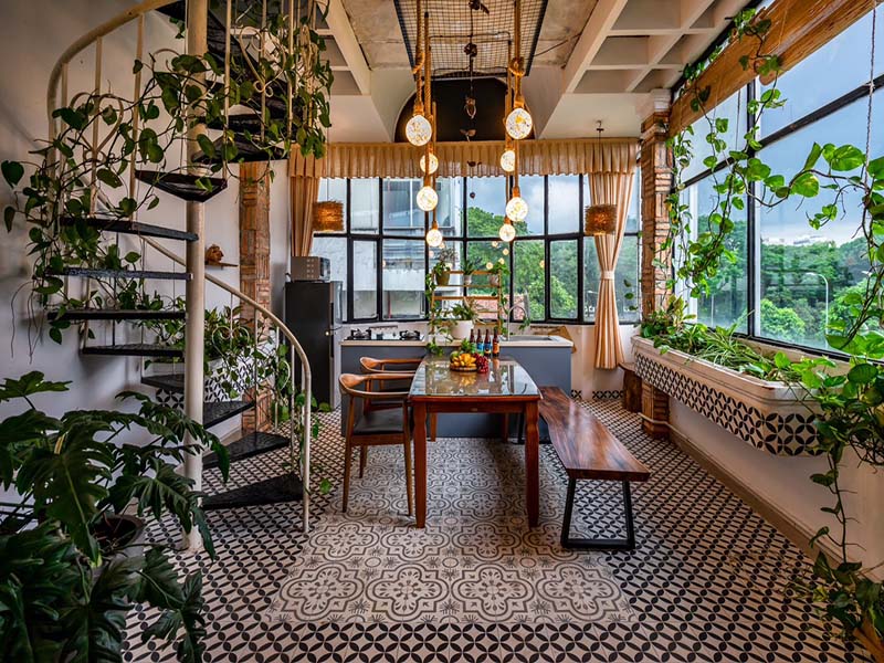 Cozy penthouse serviced apartment for lease in District 3 Saigon