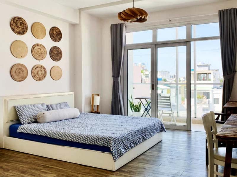 Nice serviced apartment renting in District 1 next to Tan Dinh Market.