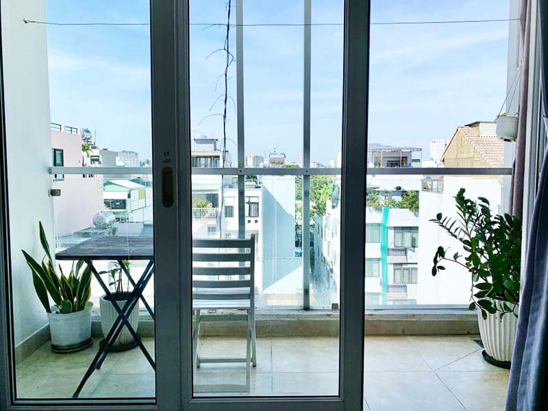 Nice serviced apartment renting in District 1 next to Tan Dinh Market.