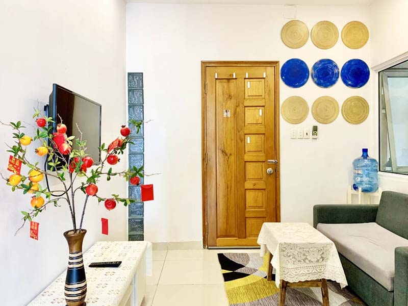 Nice serviced apartment renting in District 1 next to Tan Dinh Market.