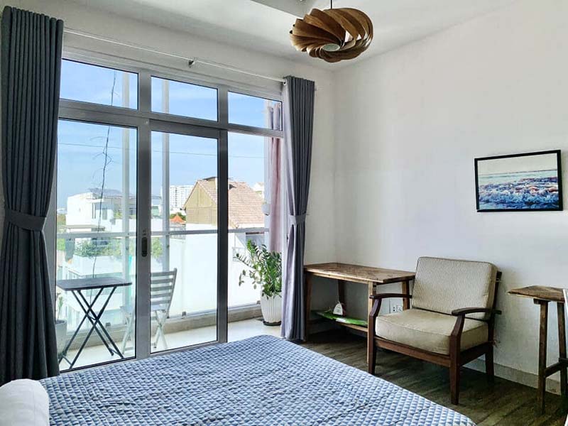 Nice serviced apartment renting in District 1 next to Tan Dinh Market.