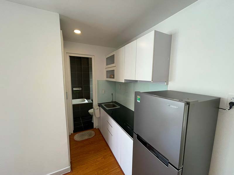 Bright studio serviced apartment leasing on Truong Sa Street, Binh Thanh District