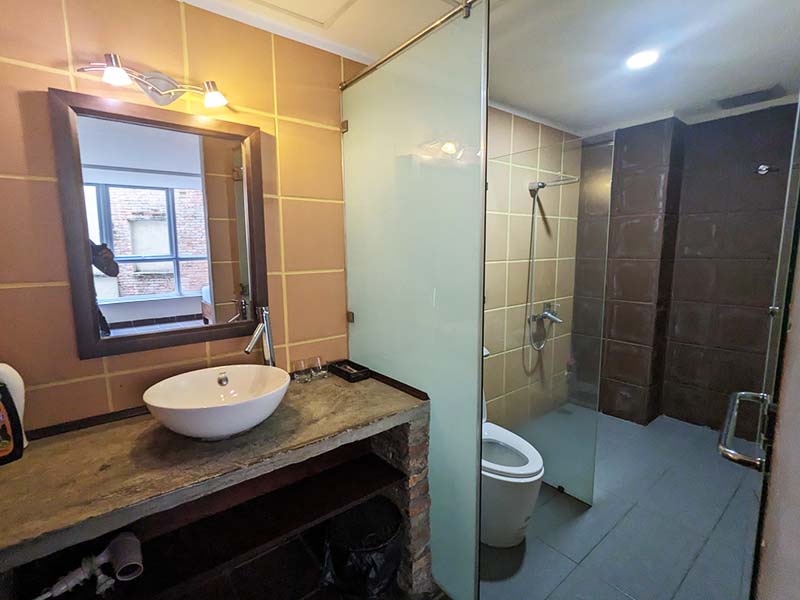 Two bedrooms serviced flat for rent on Hoang Dieu Street, Phu Nhuan District