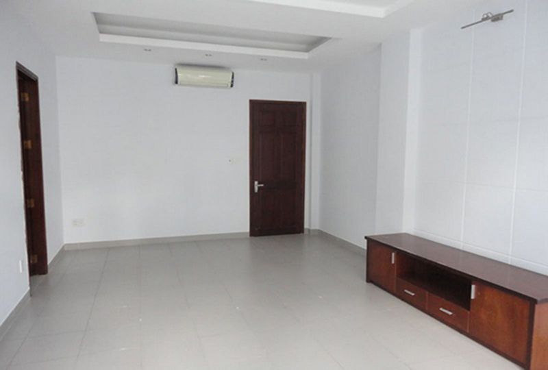 Nice house for rent on Cach Mang Thang Tam street, Tan Binh District .