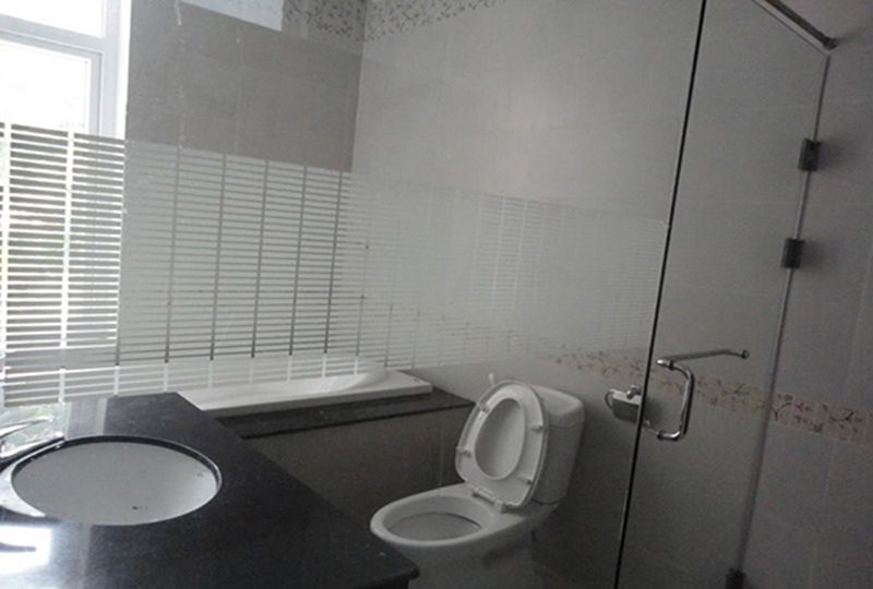 Nice house for rent on Cach Mang Thang Tam street, Tan Binh District .