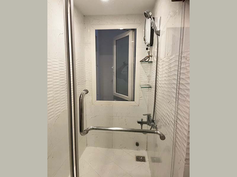 Studio serviced apartment rental on Nguyen Van Troi Street Phu Nhuan District