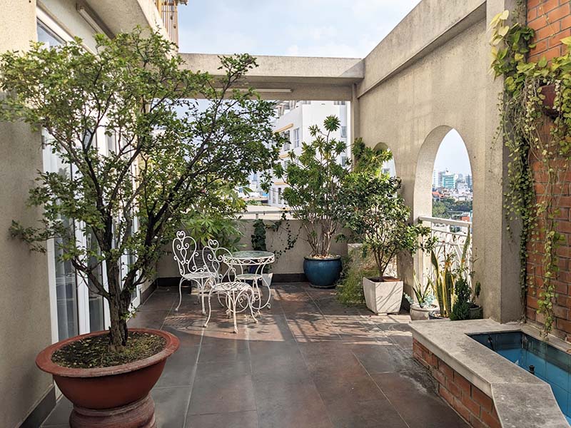 Studio serviced apartment rental on Nguyen Van Troi Street Phu Nhuan District