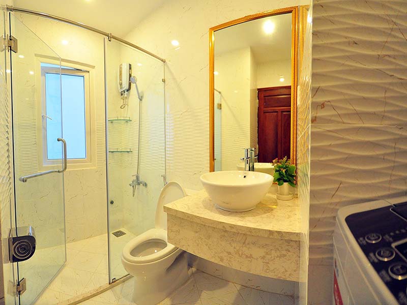 Bright-light serviced apartment renting in Phu Nhuan District Nguyen Van Troi Street