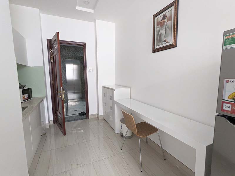 Bright-light serviced apartment renting in Phu Nhuan District Nguyen Van Troi Street