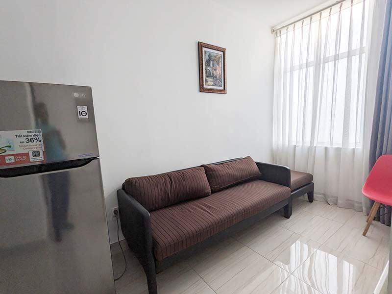 Bright-light serviced apartment renting in Phu Nhuan District Nguyen Van Troi Street