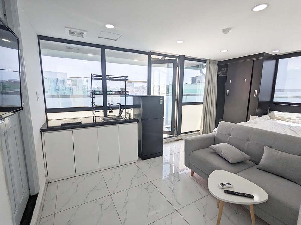 Bright studio serviced apartment on Nguyen Thong street District 3 Saigon for rent