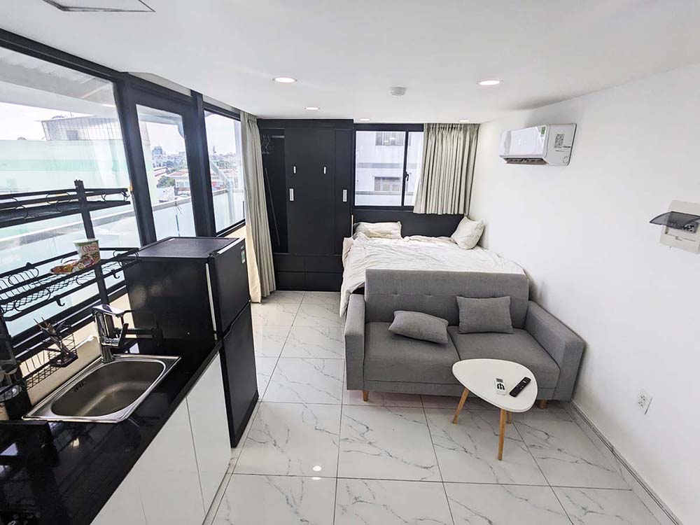 Bright studio serviced apartment on Nguyen Thong street District 3 Saigon for rent