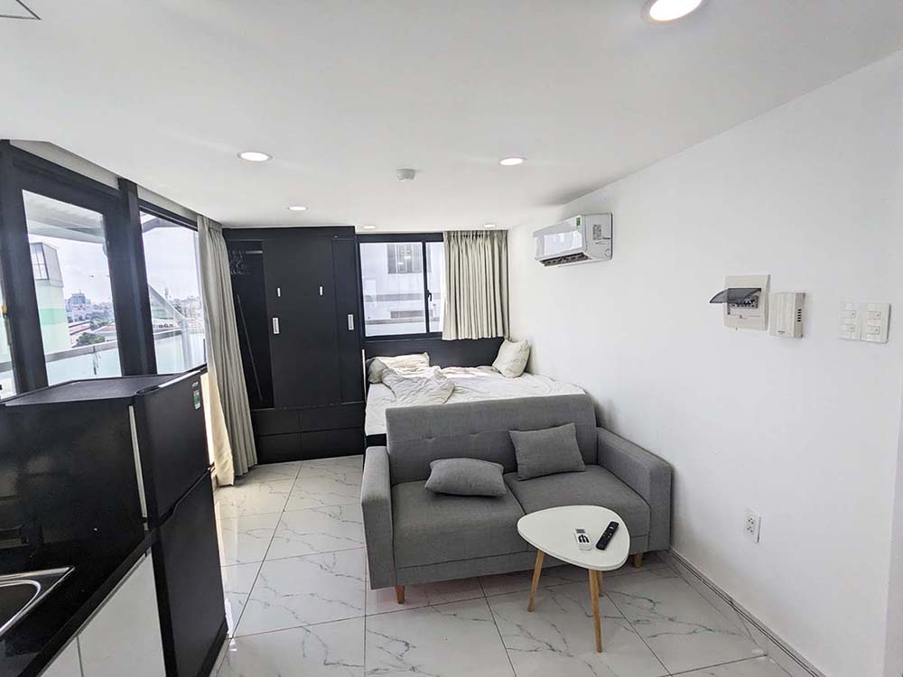 Bright studio serviced apartment on Nguyen Thong street District 3 Saigon for rent