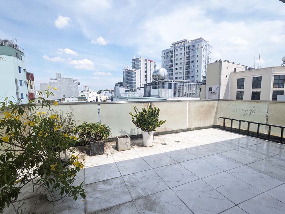 One bedroom serviced apartment for rent in District 3 next to Saigon Raiway Station