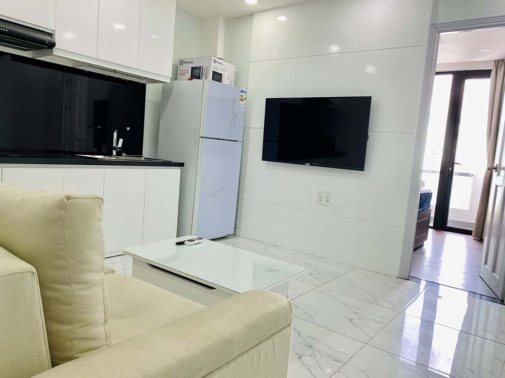 One bedroom serviced apartment for rent in District 3 next to Saigon Raiway Station