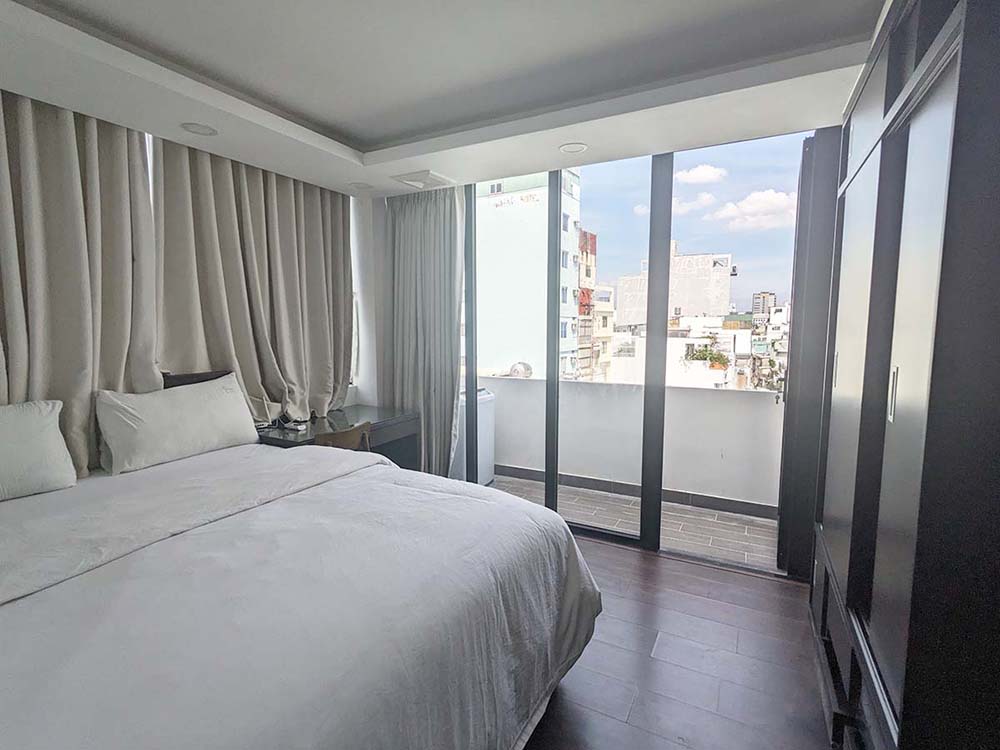 One bedroom serviced apartment for rent in District 3 next to Saigon Raiway Station