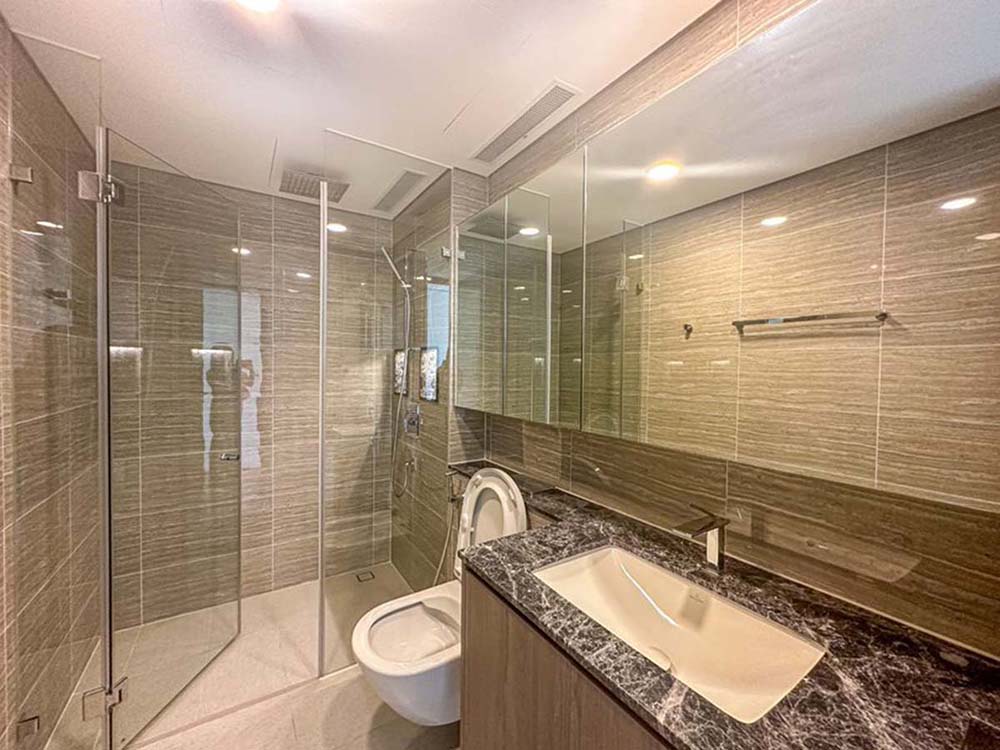 Modern duplex apartment for rent in District 3 Saigon City Center