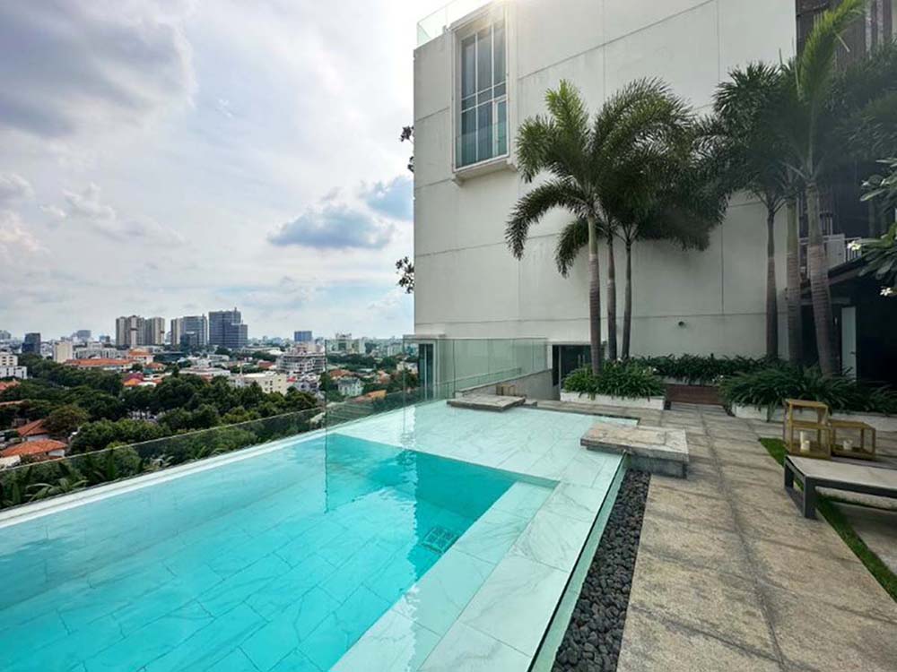 Modern duplex apartment for rent in District 3 Saigon City Center