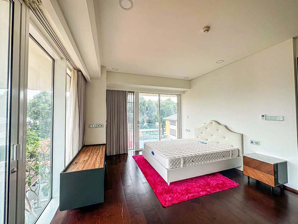 Modern duplex apartment for rent in District 3 Saigon City Center