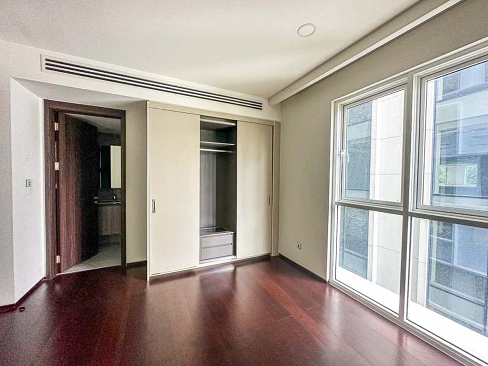 Modern duplex apartment for rent in District 3 Saigon City Center