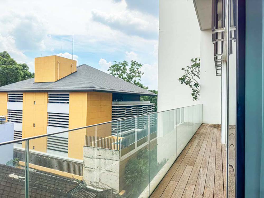 Modern duplex apartment for rent in District 3 Saigon City Center