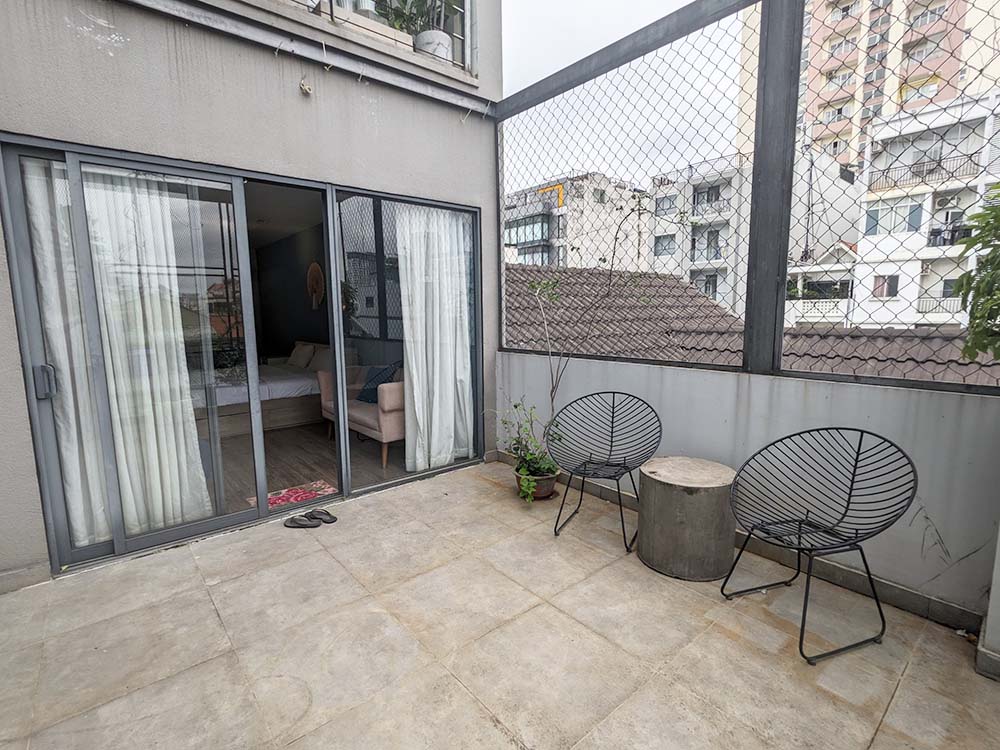 Bright-light serviced apartment for rent on Nguyen Gia Tri Street Binh Thanh District