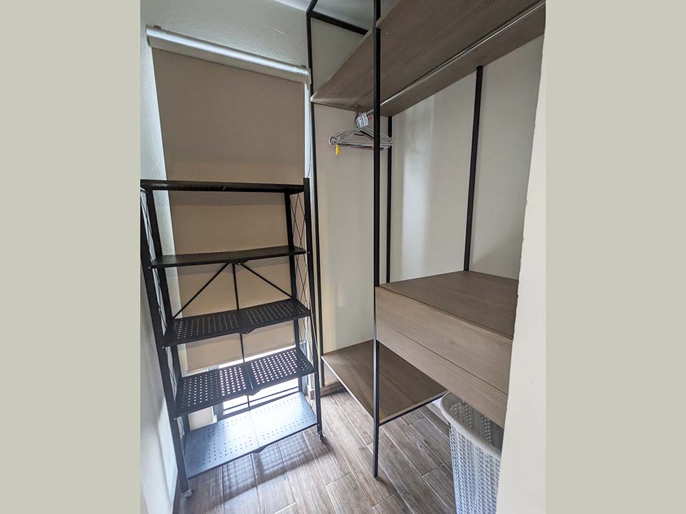 Bright-light serviced apartment for rent on Nguyen Gia Tri Street Binh Thanh District