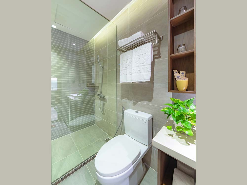 Cozy serviced apartment for rent on Nguyen Van Troi Street Phu Nhuan easy access to the Airport
