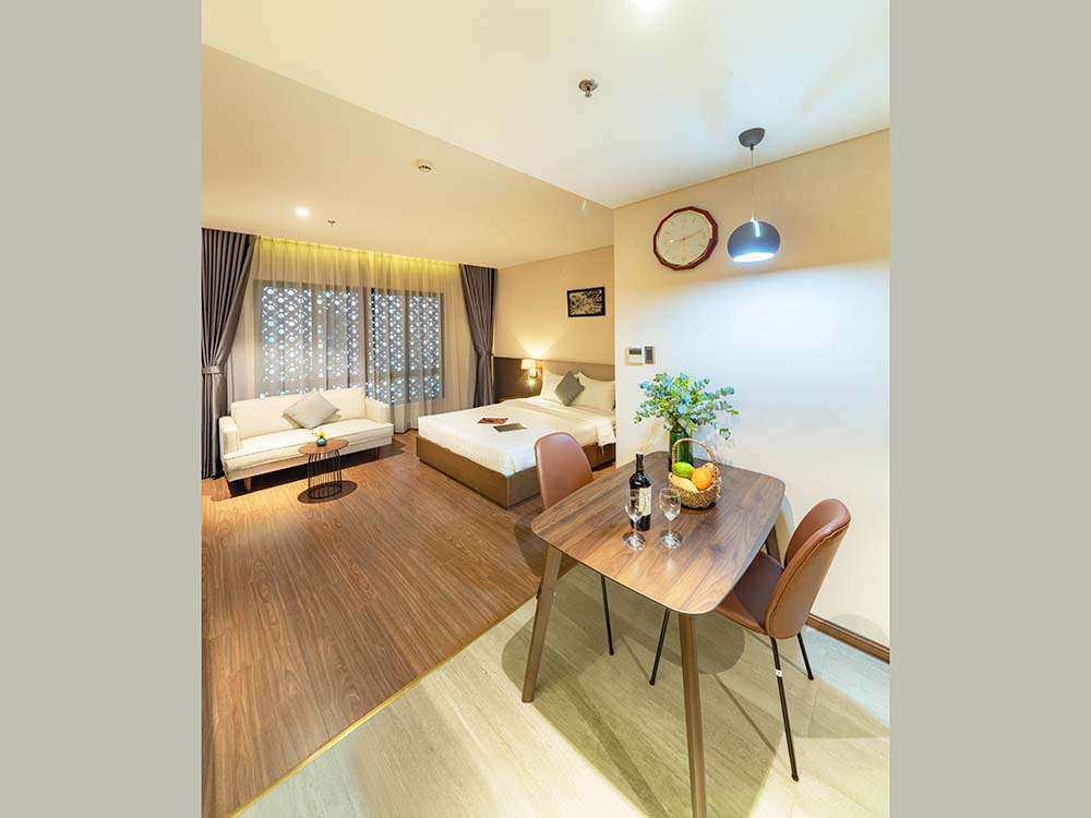 Spacious studio serviced apartment for rent on Nguyen Van Troi Street, Phu Nhuan District