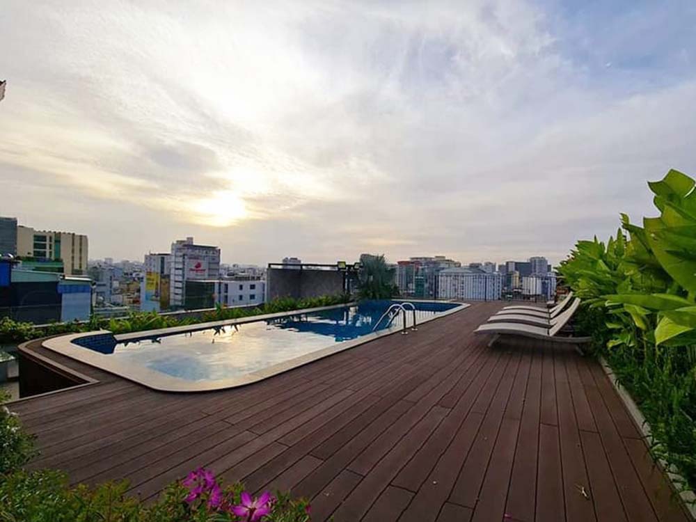 Spacious studio serviced apartment for rent on Nguyen Van Troi Street, Phu Nhuan District