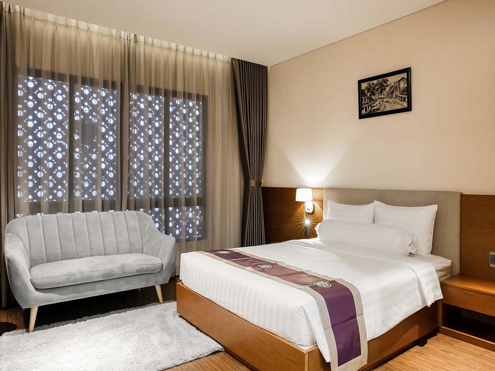 Spacious studio serviced apartment for rent on Nguyen Van Troi Street, Phu Nhuan District