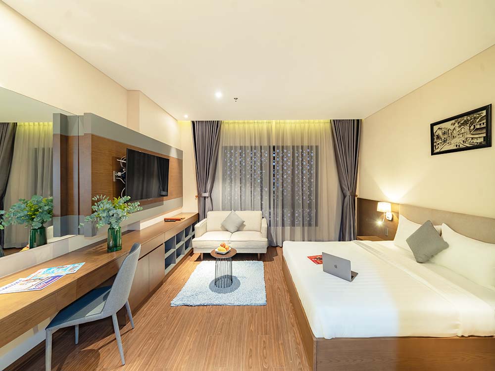 Spacious studio serviced apartment for rent on Nguyen Van Troi Street, Phu Nhuan District