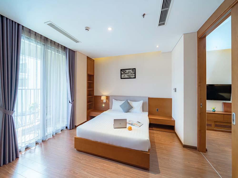Nice serviced apartment for rent in Phu Nhuan District Saigon Nguyen Van Troi Street