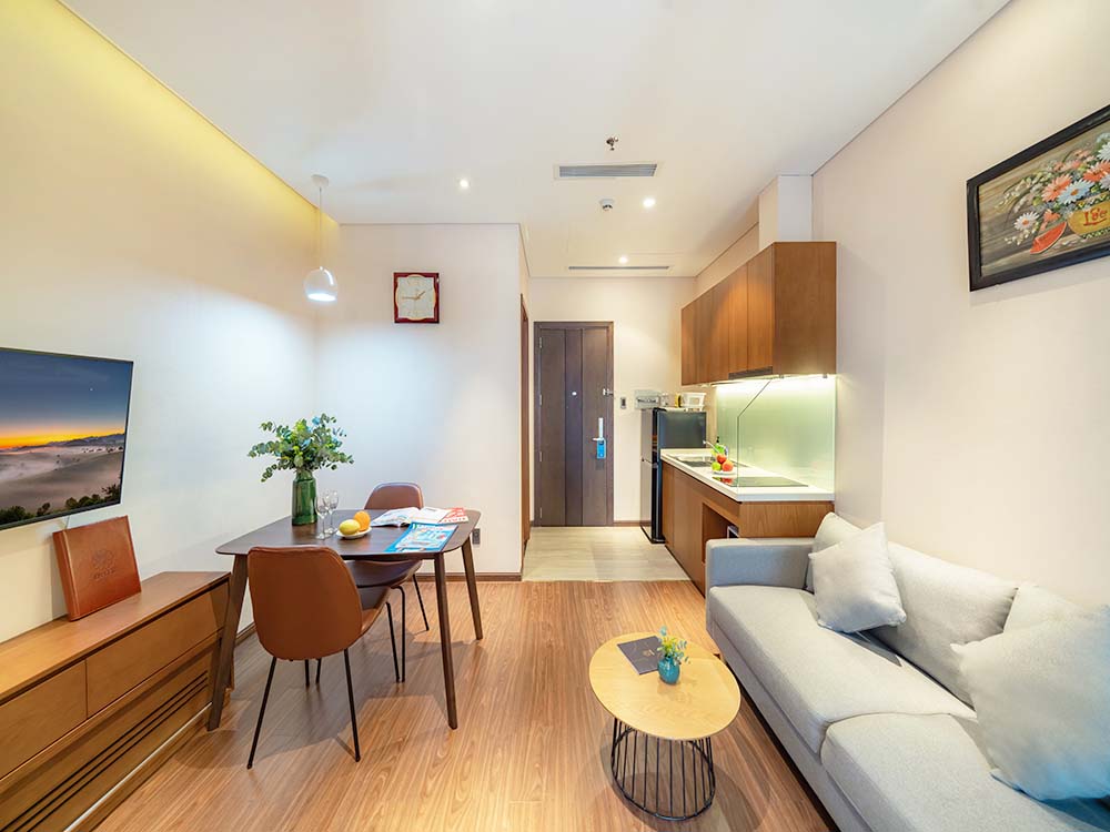 Nice serviced apartment for rent in Phu Nhuan District Saigon Nguyen Van Troi Street