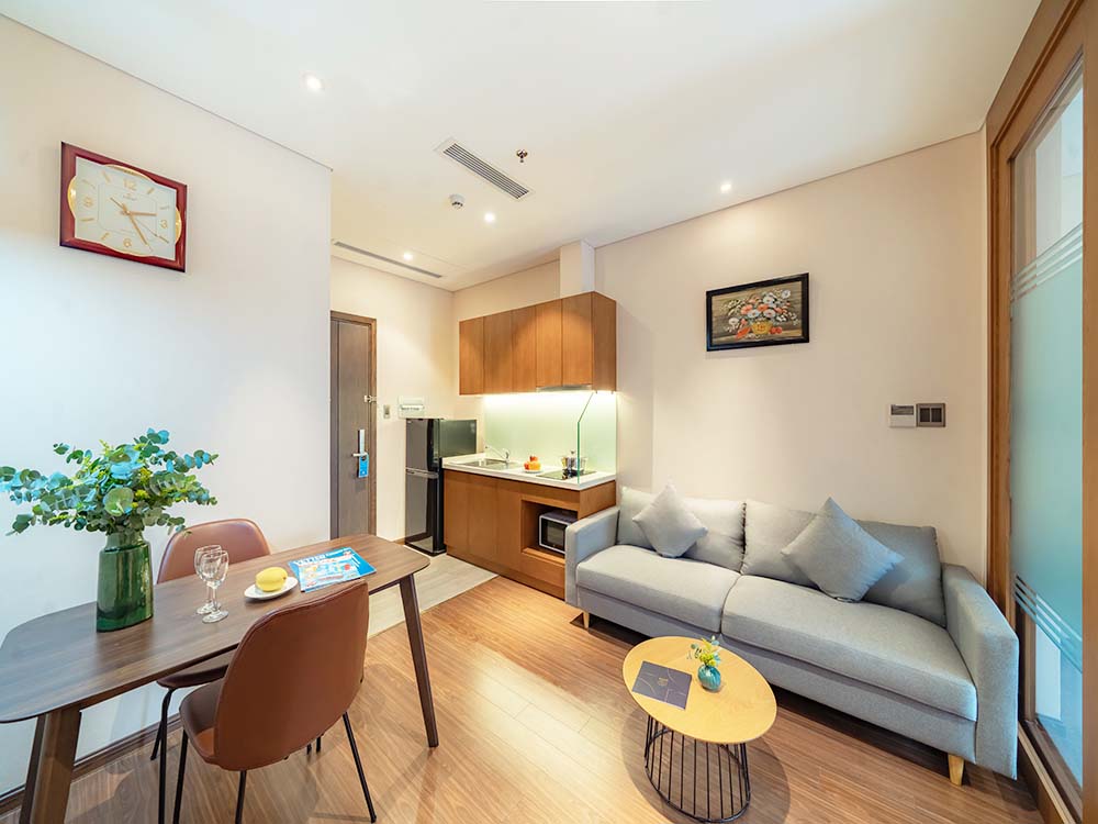 Nice serviced apartment for rent in Phu Nhuan District Saigon Nguyen Van Troi Street