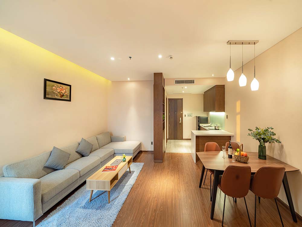 Luxury serviced apartment for rent on Nguyen Van Troi Street easy access to Tan Son Nhat Airport
