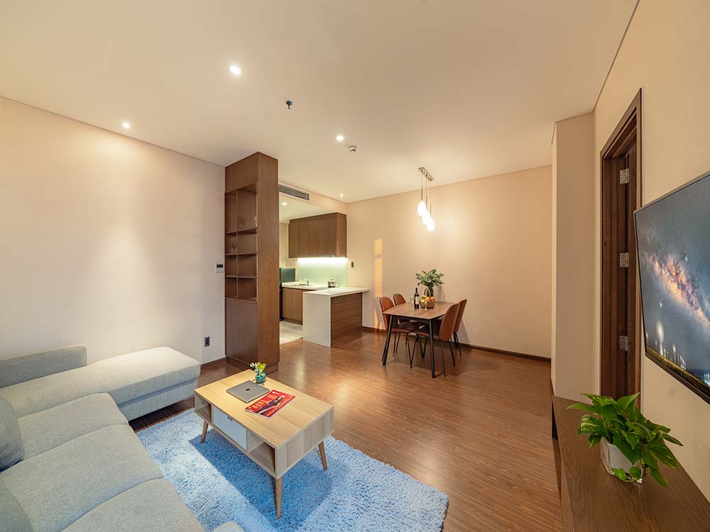 Luxury serviced apartment for rent on Nguyen Van Troi Street easy access to Tan Son Nhat Airport