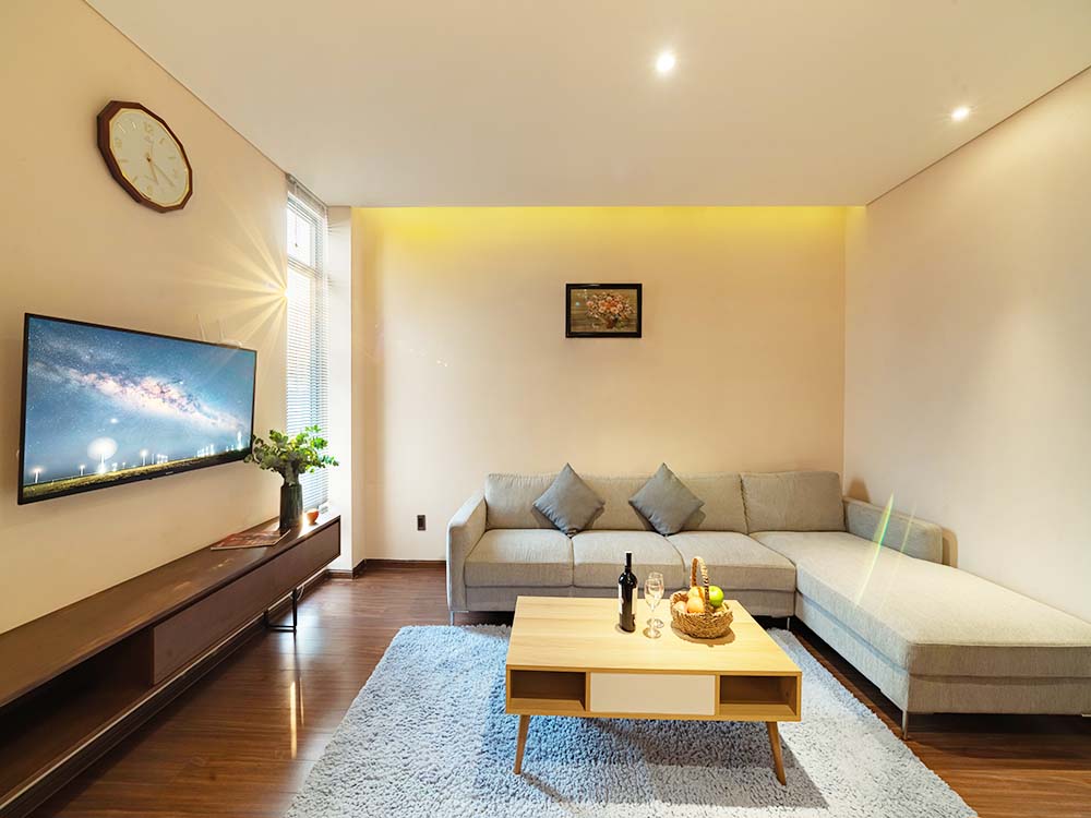 Luxury serviced apartment for rent on Nguyen Van Troi Street easy access to Tan Son Nhat Airport