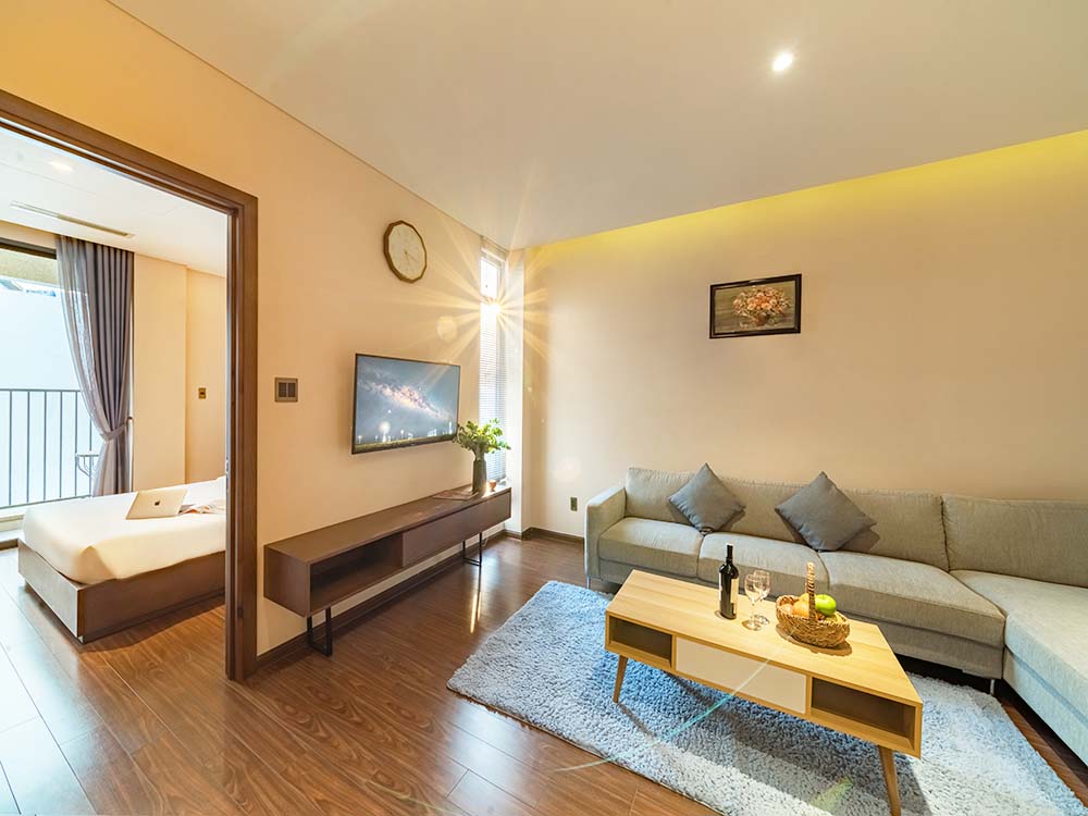 Luxury serviced apartment for rent on Nguyen Van Troi Street easy access to Tan Son Nhat Airport
