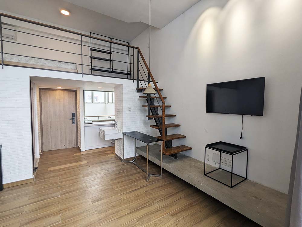 Windy loft serviced apartment for lease in Binh Thanh District Nguyen Gia Tri Street