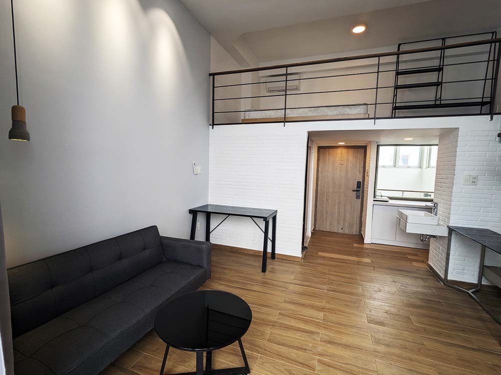 Windy loft serviced apartment for lease in Binh Thanh District Nguyen Gia Tri Street
