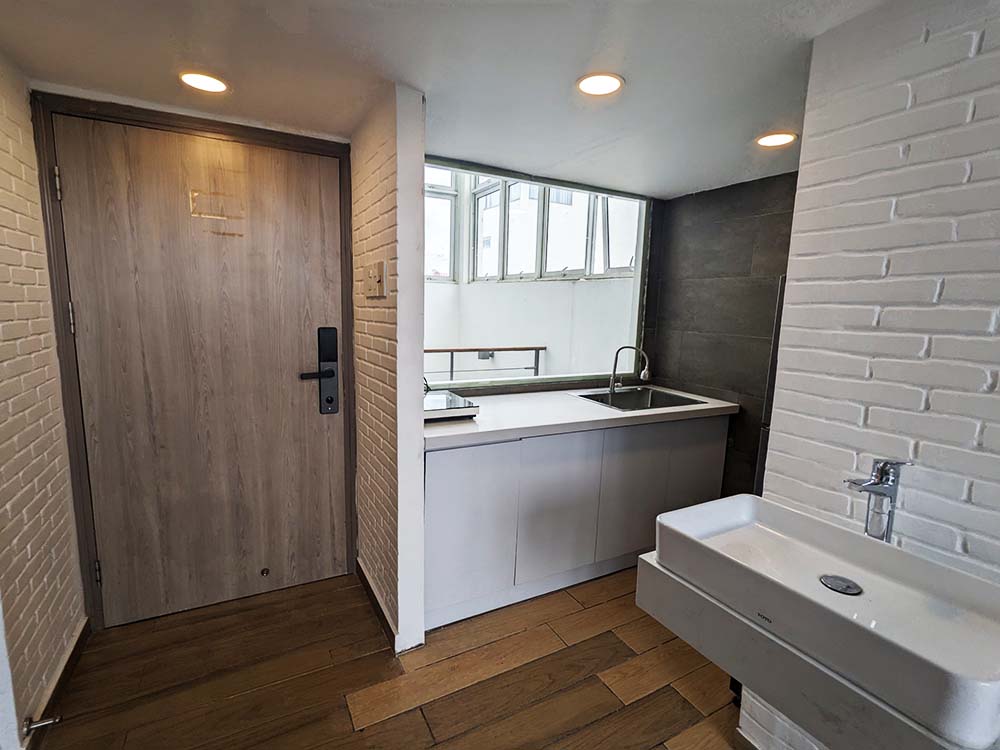 Windy loft serviced apartment for lease in Binh Thanh District Nguyen Gia Tri Street
